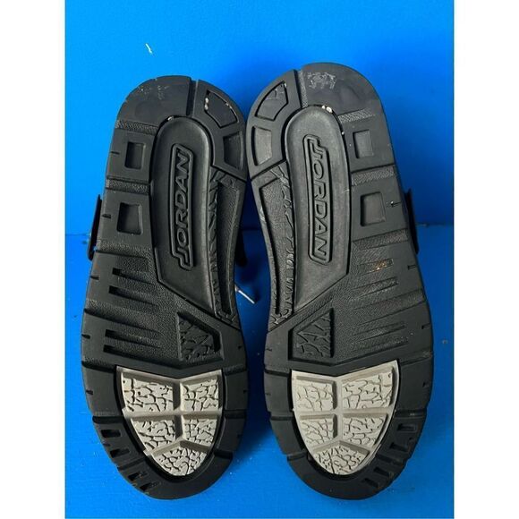 2012 NIKE AIR JORDAN Flight 45 TRK Black/Grey SNEAKERS 467927-003 Mens Size US9. - Picture 6 of 7